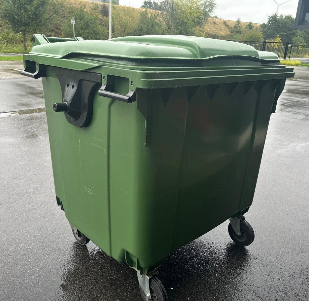 2 grote rolcontainers, 1100 liter, Ophalen