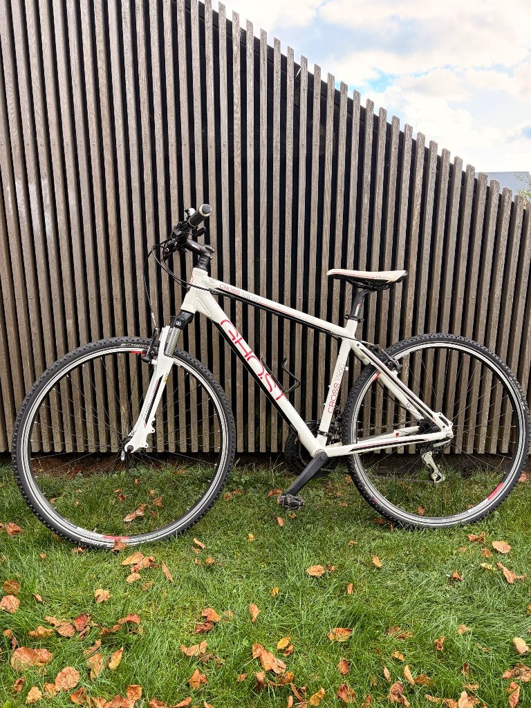 Vélo VTC GHOST CROSS 1300 - 24 vitesses, Vélos & Vélomoteurs, Frein sur jante, 24 pouces ou plus, V-brakes, Aluminium
