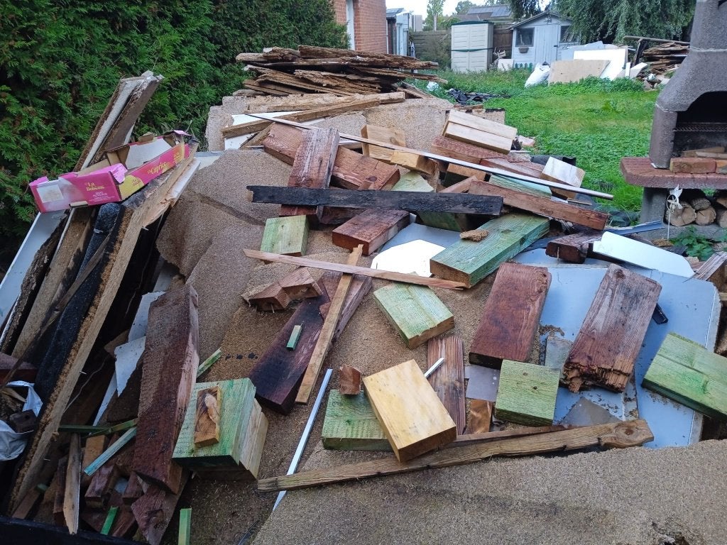 Bois a donner pour chauffes vos ateliers, 6 m³ ou plus