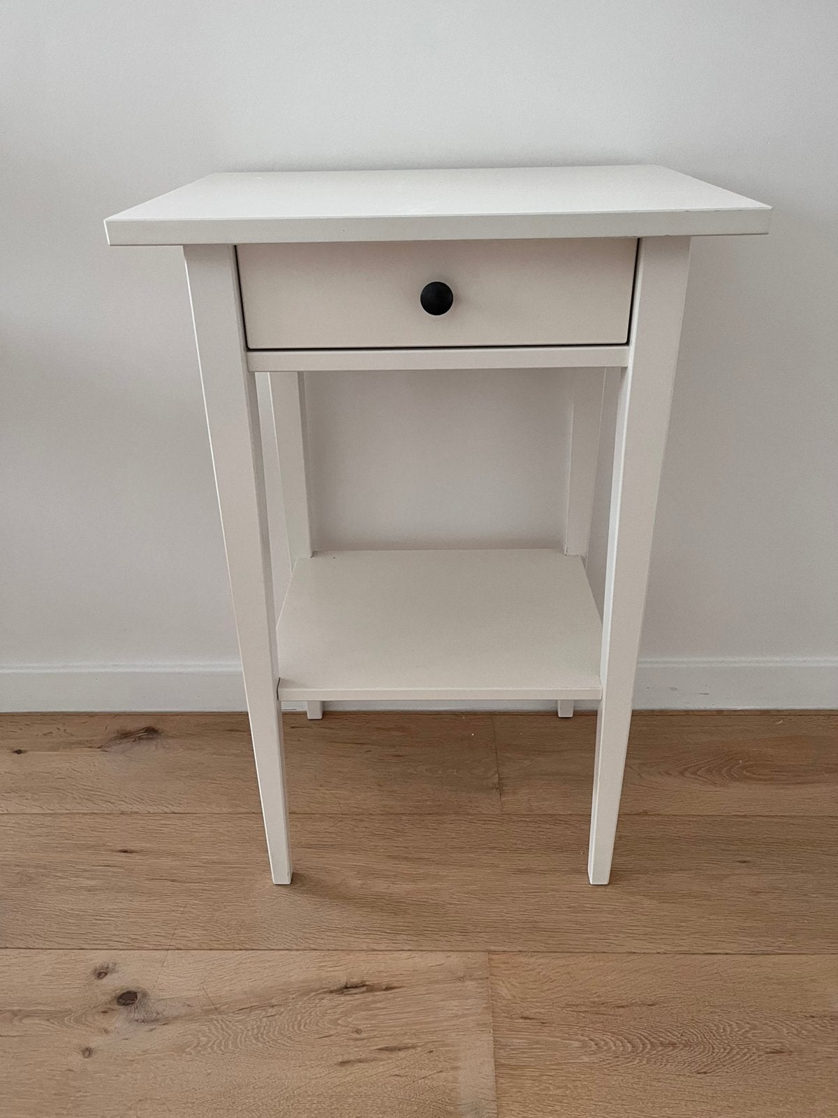 Nacht- of hal kastje Hemnes (Ikea) in goede staat, 45 à 65 cm, Enlèvement, Utilisé, 55 à 70 cm