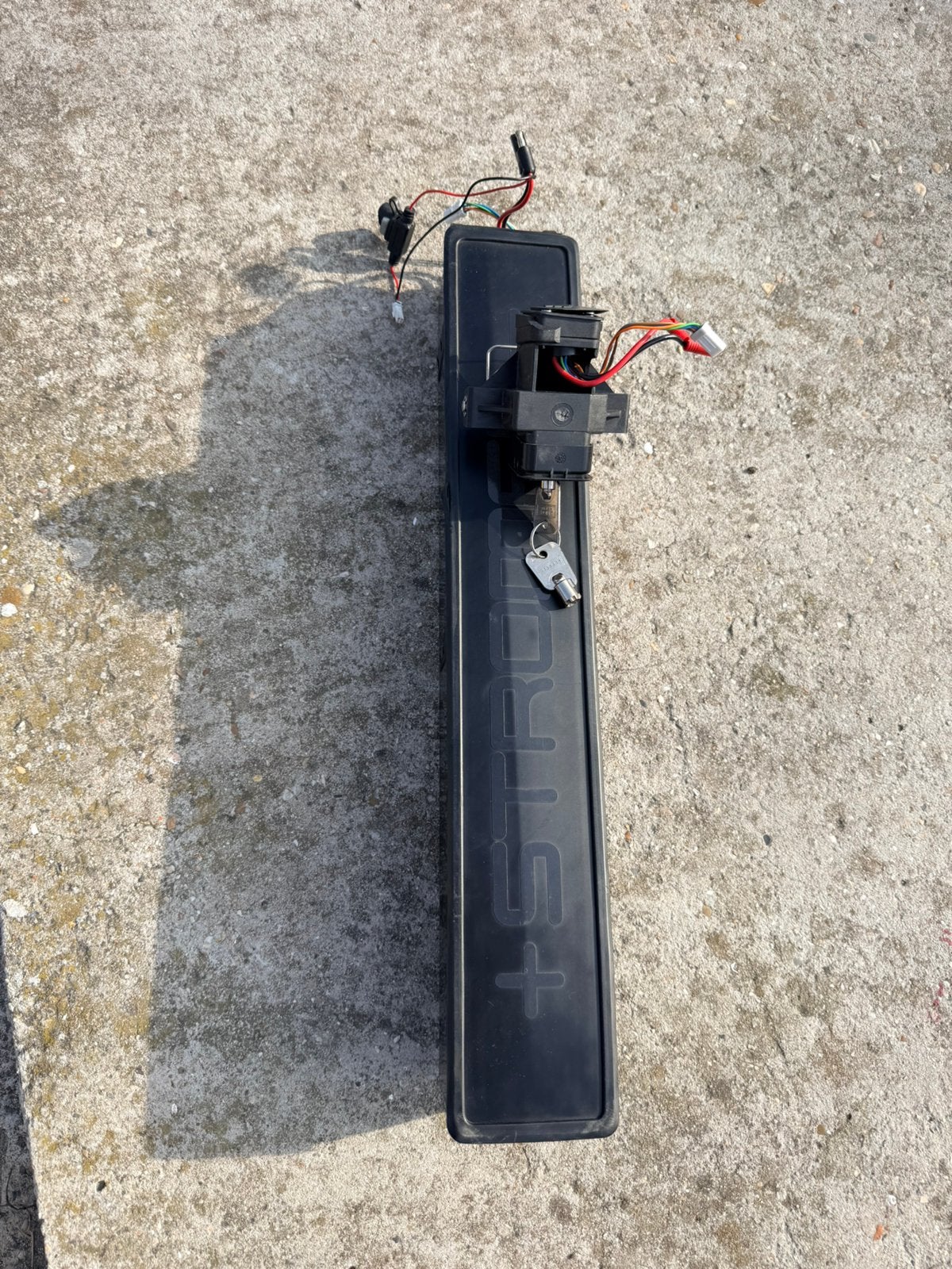 support de batterie et verrou d'allumage Stromer, Comme neuf