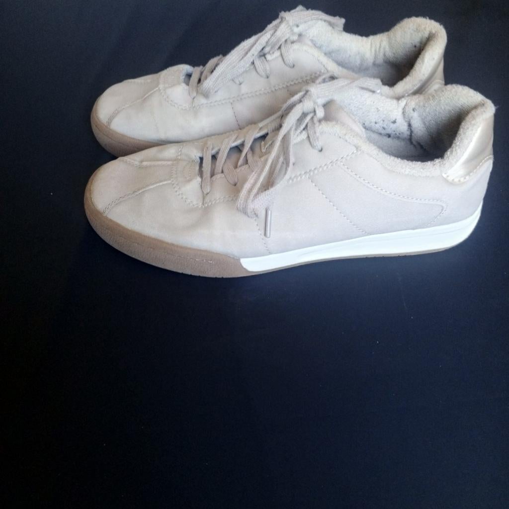 Beige Kiabi Sneakers met Suède-look – Maat 42 – Zo goed als, Ophalen of Verzenden, Sneakers