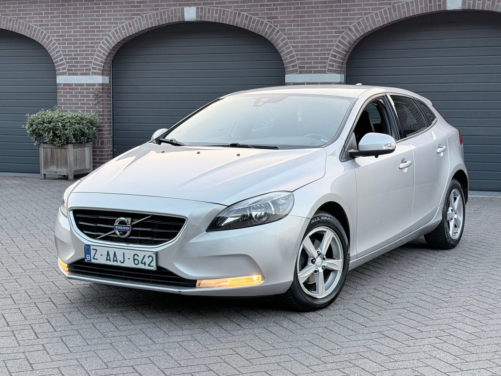 Volvo V40 1.6Cc Diesel euro 5b 2016 185.000Km Navi-Airco, Auto's, Bluetooth, Euro 5, Bedrijf, 5 deurs