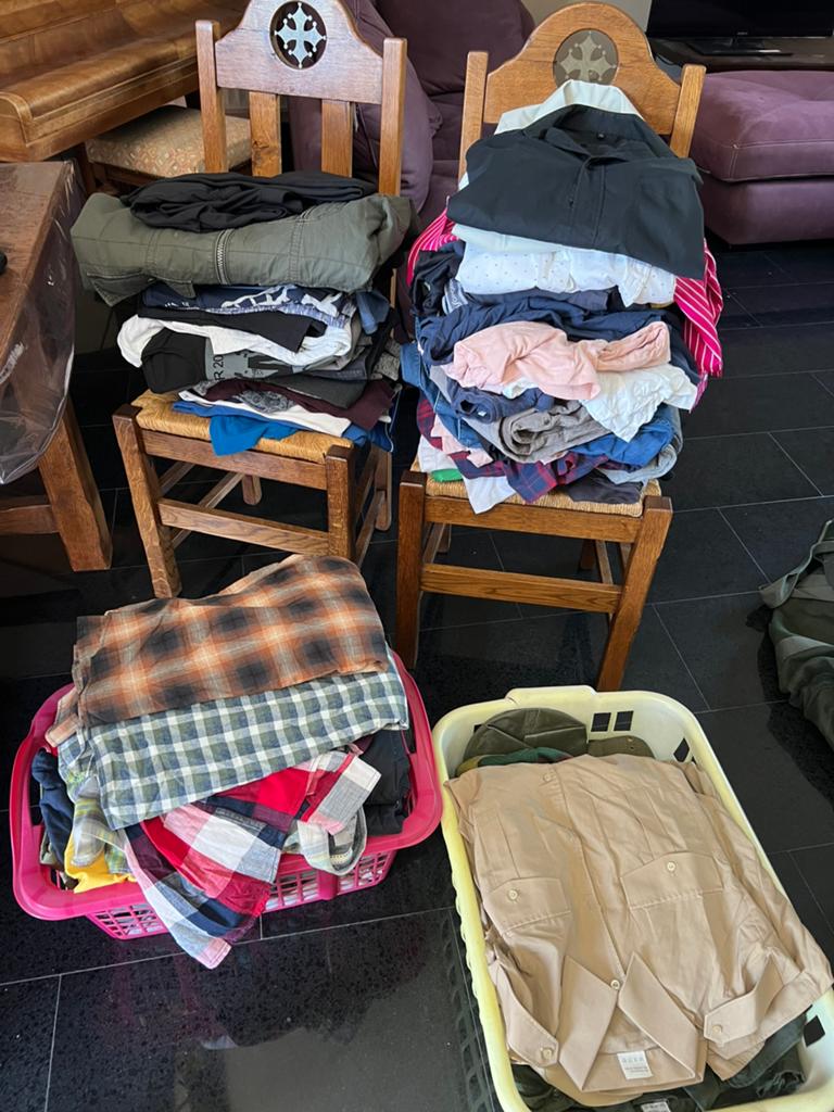 Gros lot de vêtement Homme (70 pieces) et chaussure mixte, Enlèvement, Utilisé