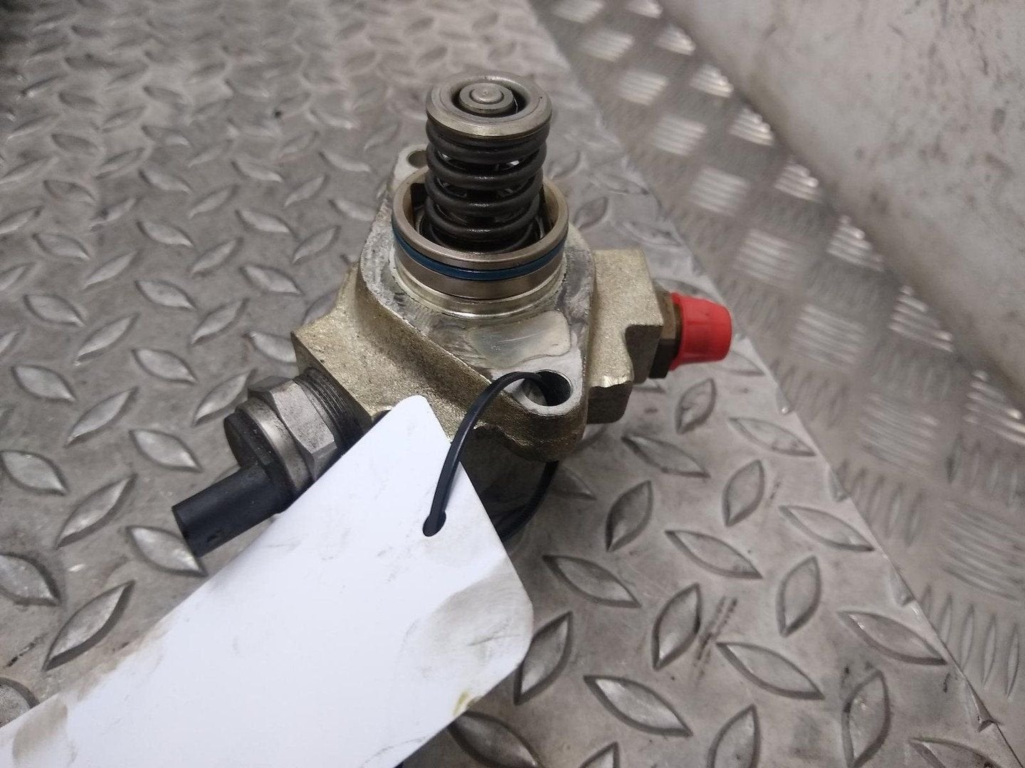 VOLKSWAGEN GOLF BRANDSTOF POMP VOOR DE INJECTOR 2014, Ophalen of Verzenden, Gebruikt, Stiba lid