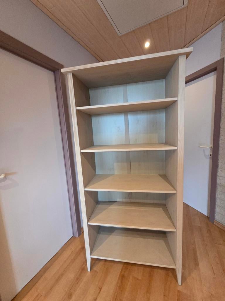 Houten open boekenkast, Ophalen