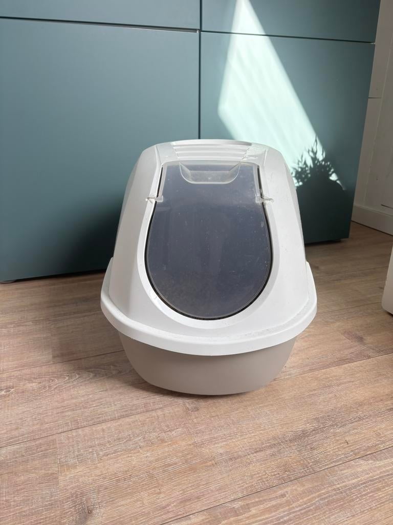 Kattenbak met schepje en halve zak kanntenvulling, Ophalen, Zo goed als nieuw, Gesloten