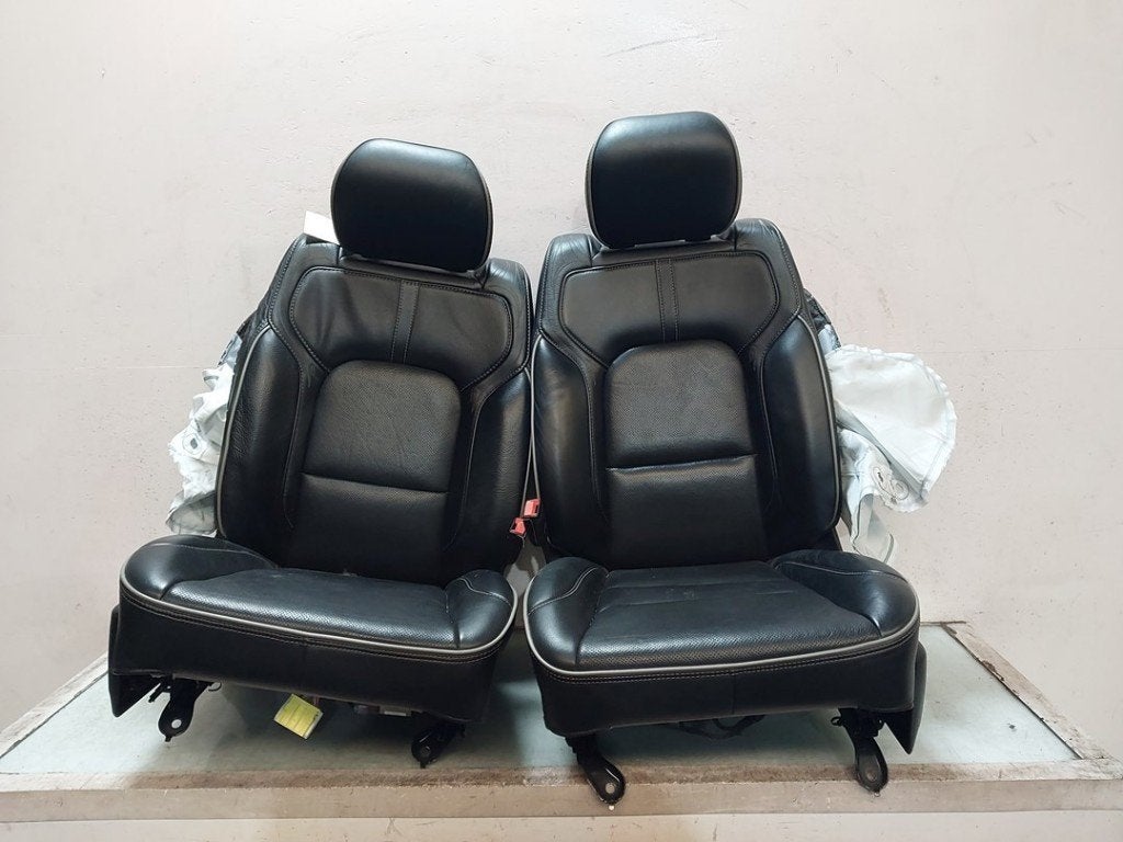 INTERIEUR RAM 1500 Crew Cab (DS) (01-2010/12-2018), Taurusavenue 1
2132 LS  Hoofddorp, NL, Webaccessibility@stellantis.com, Gebruikt