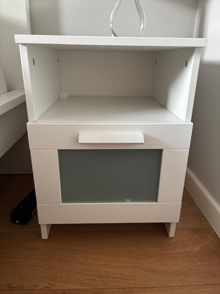 Deux belles tables de chevet, Moins de 55 cm, Moins de 45 cm, Enlèvement, Utilisé