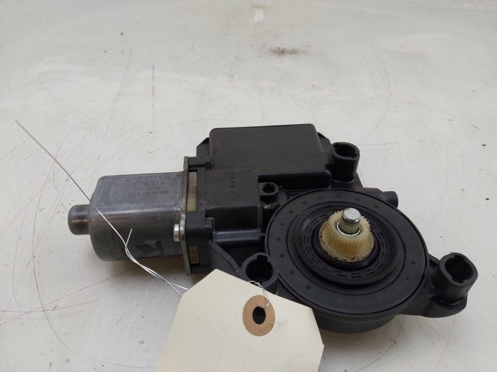 MOTEUR LEVE VITRE ELECTRIQUE Volkswagen Polo V (6R), Autos : Pièces & Accessoires, Robert Bosch AG, Volkswagen, Utilisé, Robert-Bosch-Allee 1
74232  Abstatt, DE