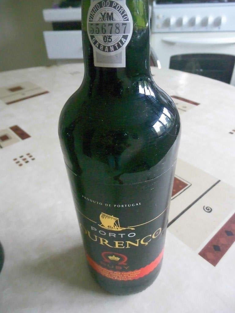 Porto Lourenço rouge 75 cl 19°, Collections, Neuf, Autres régions, Pleine, Enlèvement