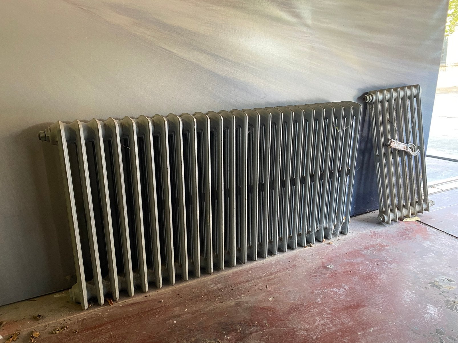 2 Radiateurs en fonte, Bricolage & Construction, Enlèvement, Utilisé, Radiateur, 30 à 80 cm