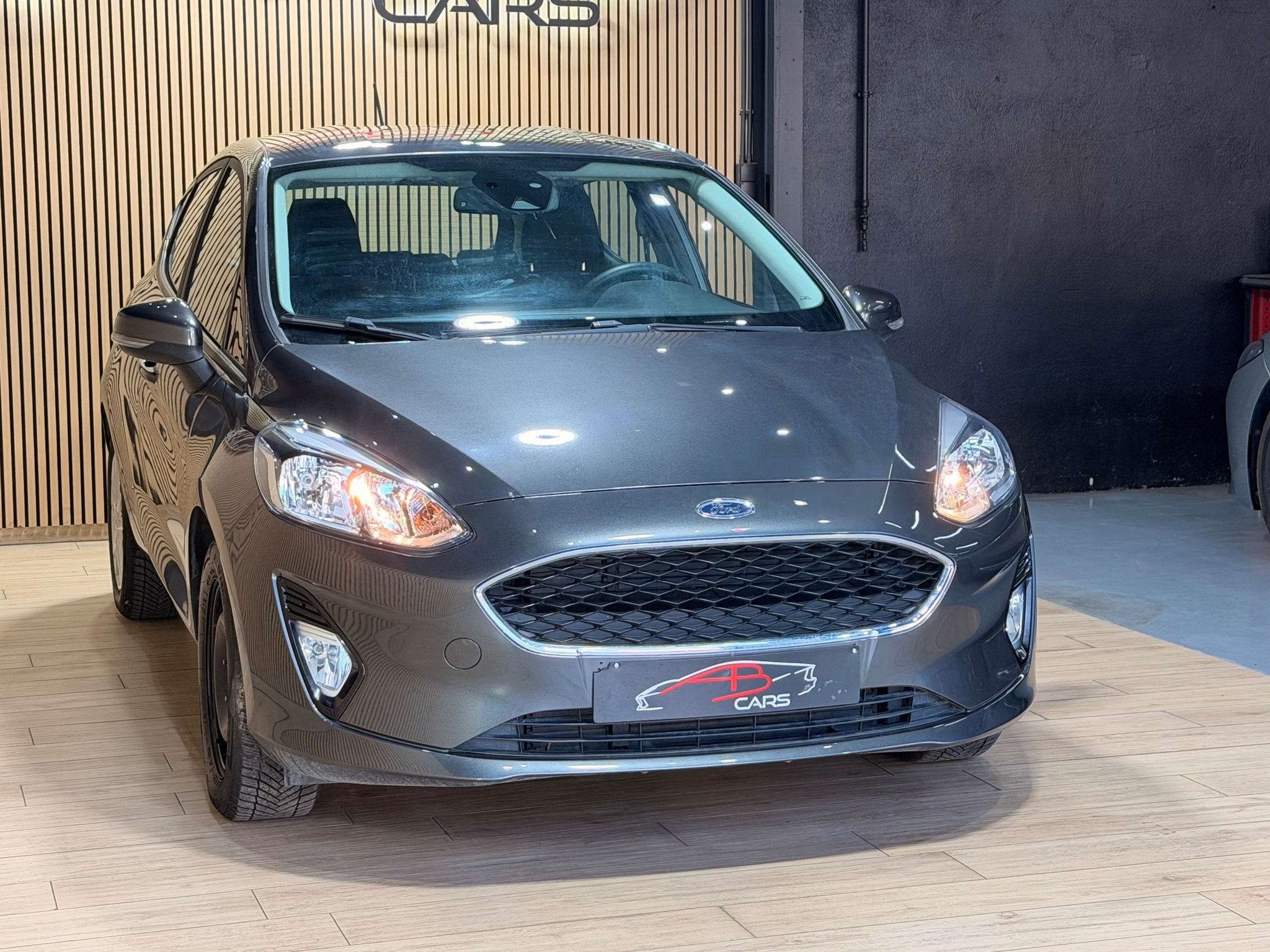 Ford Fiesta 1.0 * GARANTIE 12 MOIS * 1ER PROPRIETAIRE *, Stof, Gebruikt, https://public.car-pass.be/vhr/e55babf9-76db-4cc3-948a-31ba615df6bb