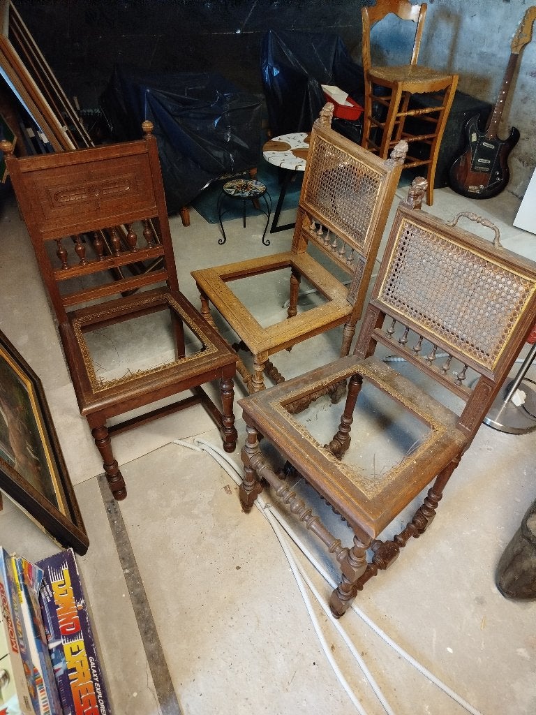 3 Gratis stoelen met kapotte zitting, Ophalen, Hout