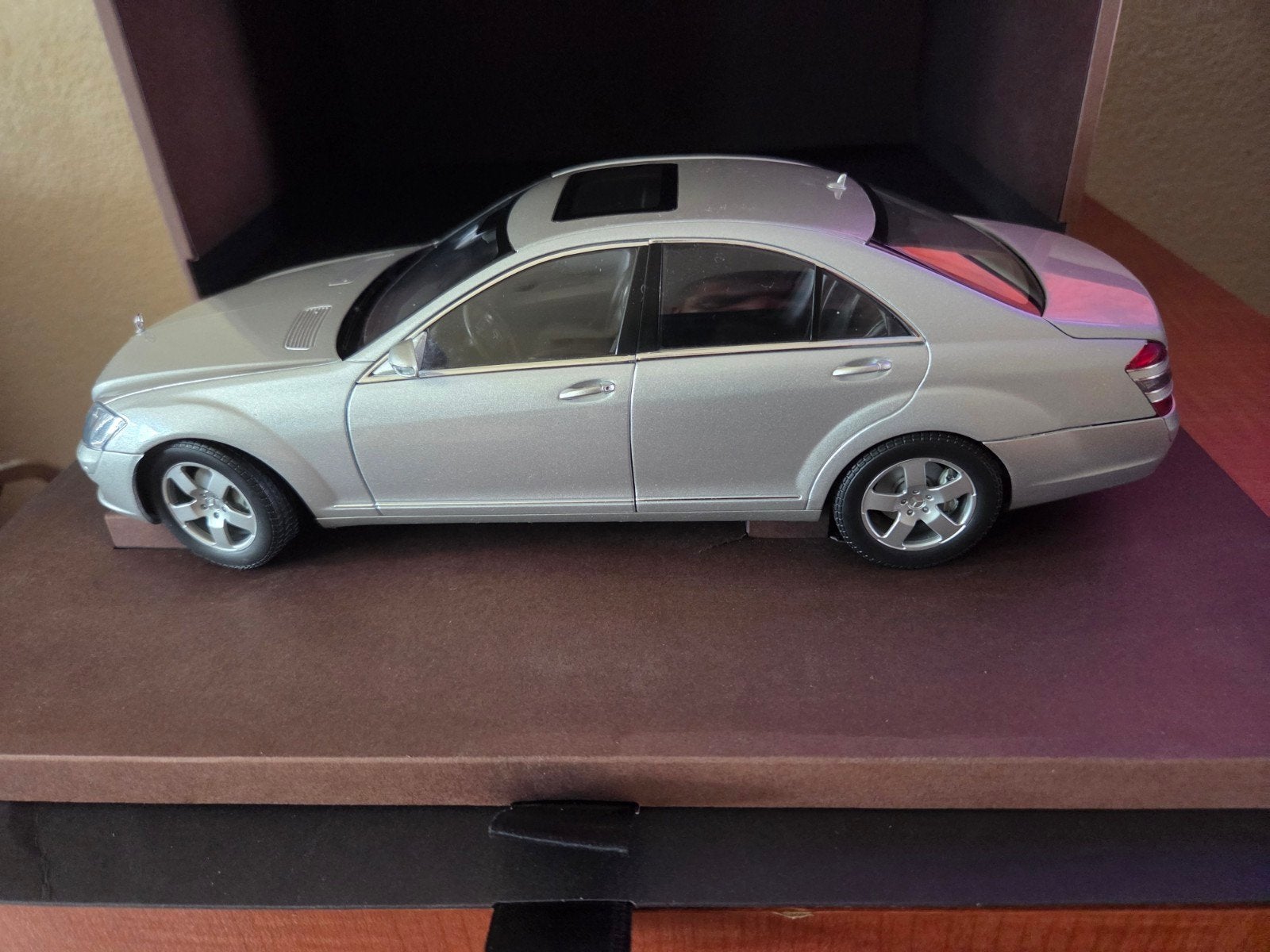 mercedes s 500 klasse van autoart, Hobby & Loisirs créatifs, Voitures miniatures | 1:18, Enlèvement ou Envoi, Comme neuf, Voiture