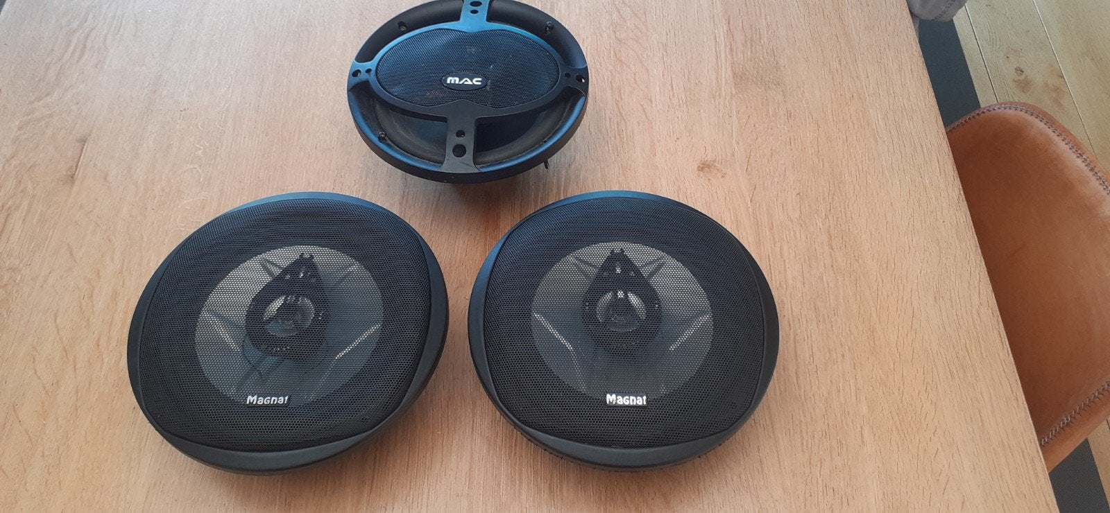2 magnat car 3x boxen 25cm en 1 mac box, Auto diversen, Autospeakers, Ophalen