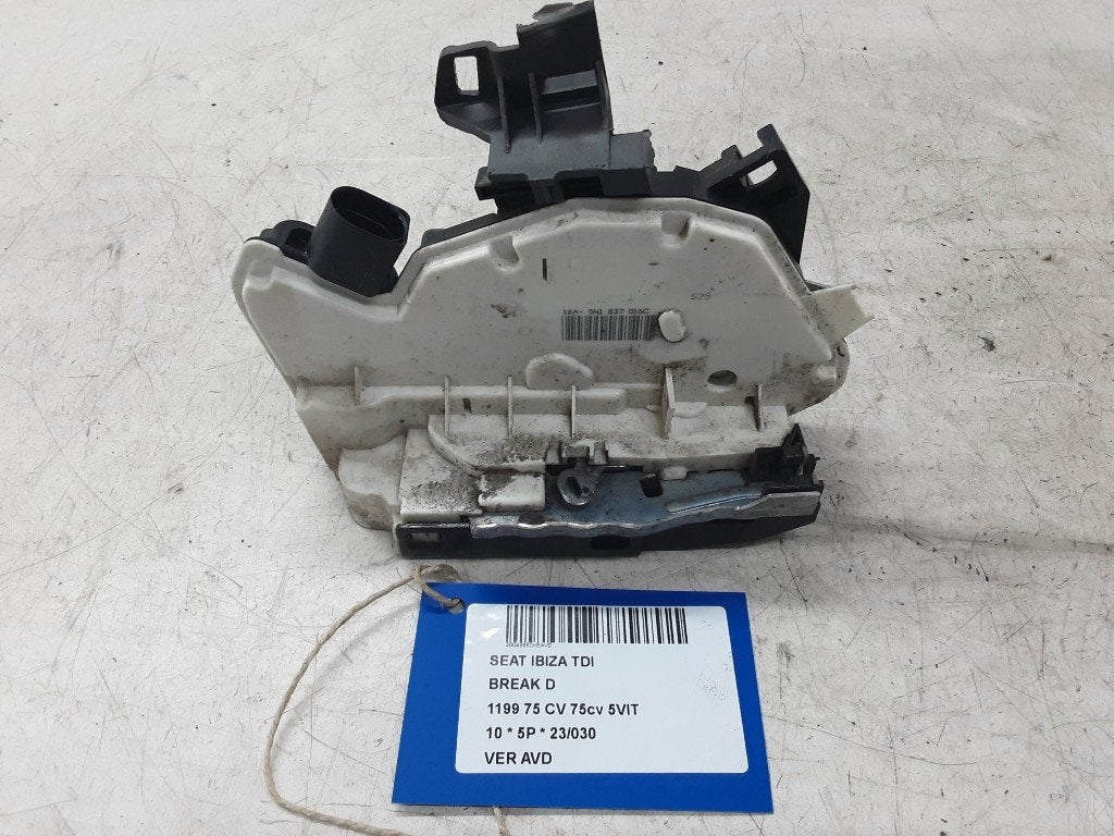 SERRURE DE PORTE AVANT DROITE Ibiza ST (6J8) (5N0837016C), Mevr. I. Hauben, Utilisé, Droite, Rue de l'Espoir 34 34
4030  GRIVEGNÉE, BE
