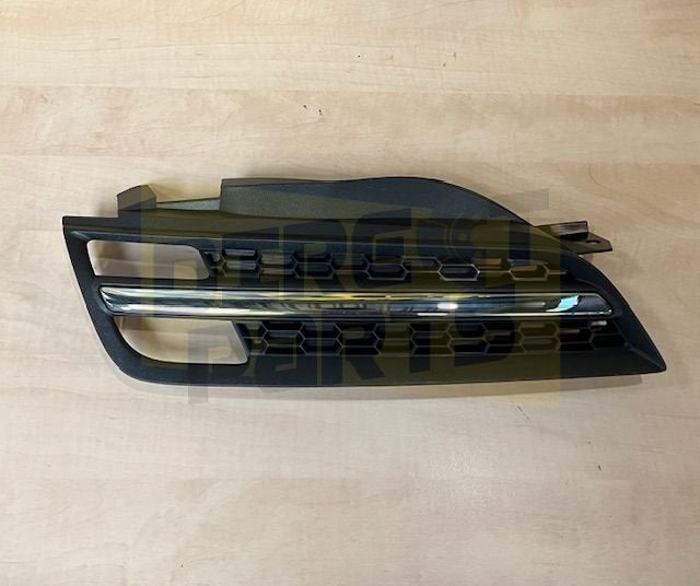 Nissan Micra (K12) (2/03-12/11) voorbumper grille Rechts MQ+, Auto-onderdelen, -, Voor, -, Nieuw