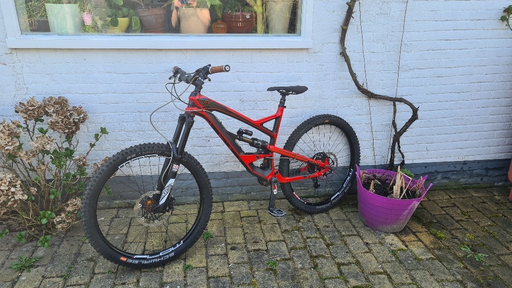 YT Capra maat L, Vélos & Vélomoteurs, Enlèvement