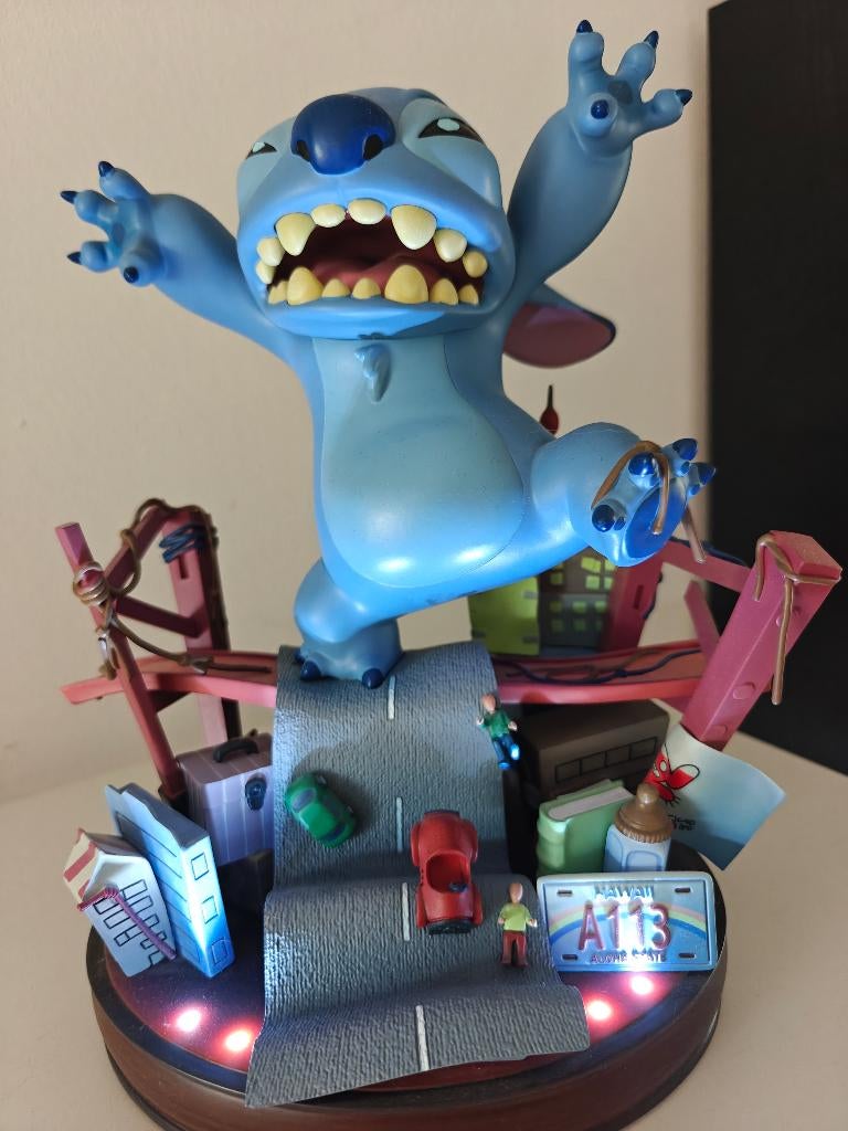 Stitch beeld, Ophalen of Verzenden, Overige figuren, Zo goed als nieuw, Beeldje of Figuurtje