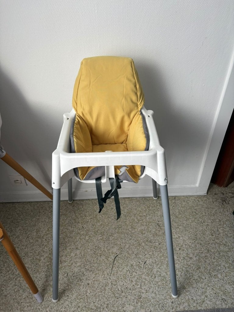 Chaise haute IKEA avec housse, Enfants & Bébés, Enlèvement, Utilisé, Chaise de table, Ceinture(s)