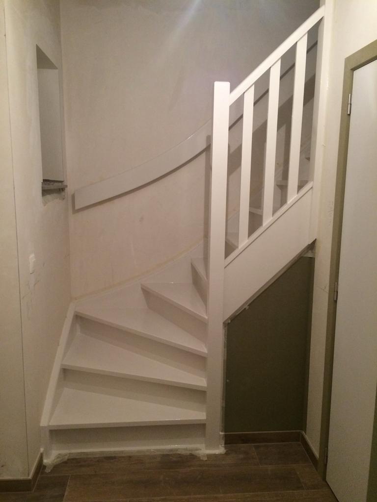 Houten trapleuning, Doe-het-zelf en Bouw, Ladders en Trappen, Gebruikt, Trap, 2 tot 4 meter, Ophalen