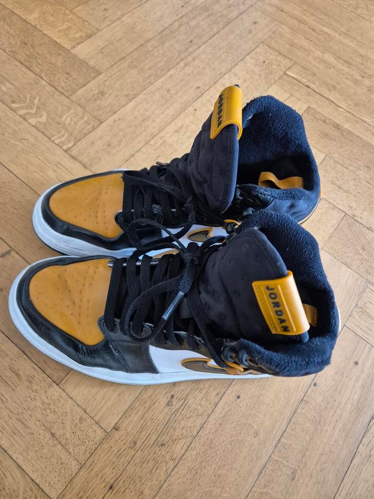 Jordan's dames schoenen, Ophalen