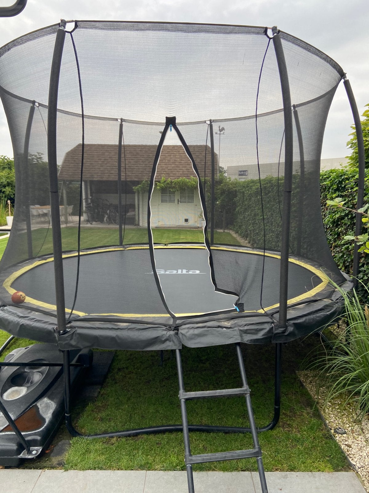 Trampoline te koop €350, Kinderen en Baby's, Speelgoed | Buiten | Trampolines, Ophalen, Zo goed als nieuw