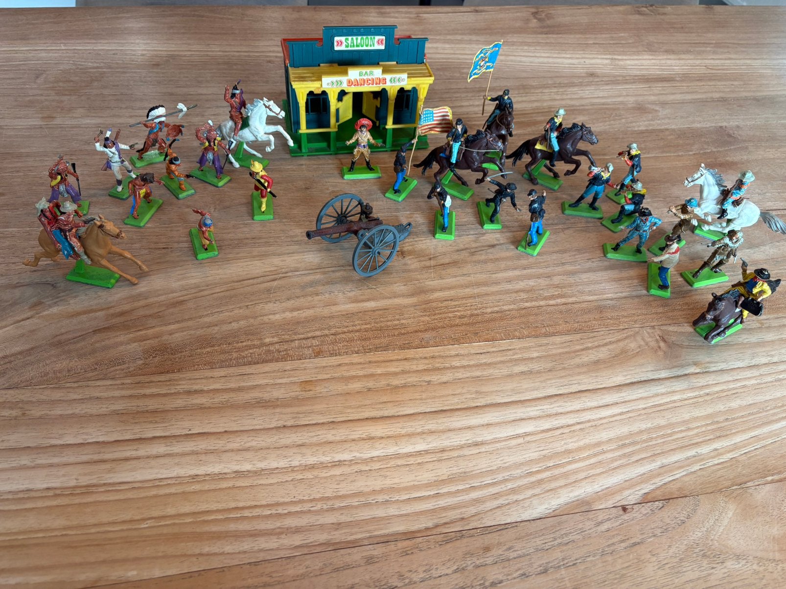 Britains Deetail Wild West lot, Hobby & Loisirs créatifs, Modélisme | Figurines & Dioramas, Enlèvement ou Envoi, Utilisé, Diorama