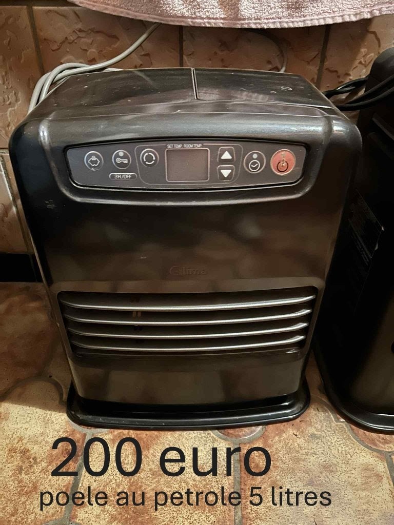poele a petrole 5 L A  200 euro OU POELE DE 7 L  A 300 EURO, Maison & Meubles, Autres carburants, Comme neuf, Enlèvement, Autres types