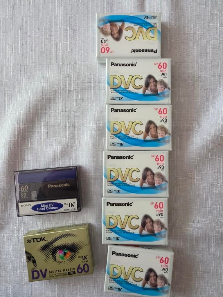 6 DVC Panasonic, 1 DV DTDK, 1 mini DV, Enlèvement, Neuf