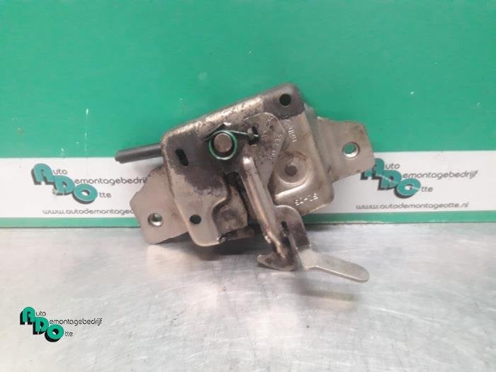 Slotmechaniek Motorkap van een Renault Clio (Clio 3 06-), Gebruikt, -, Renault, -