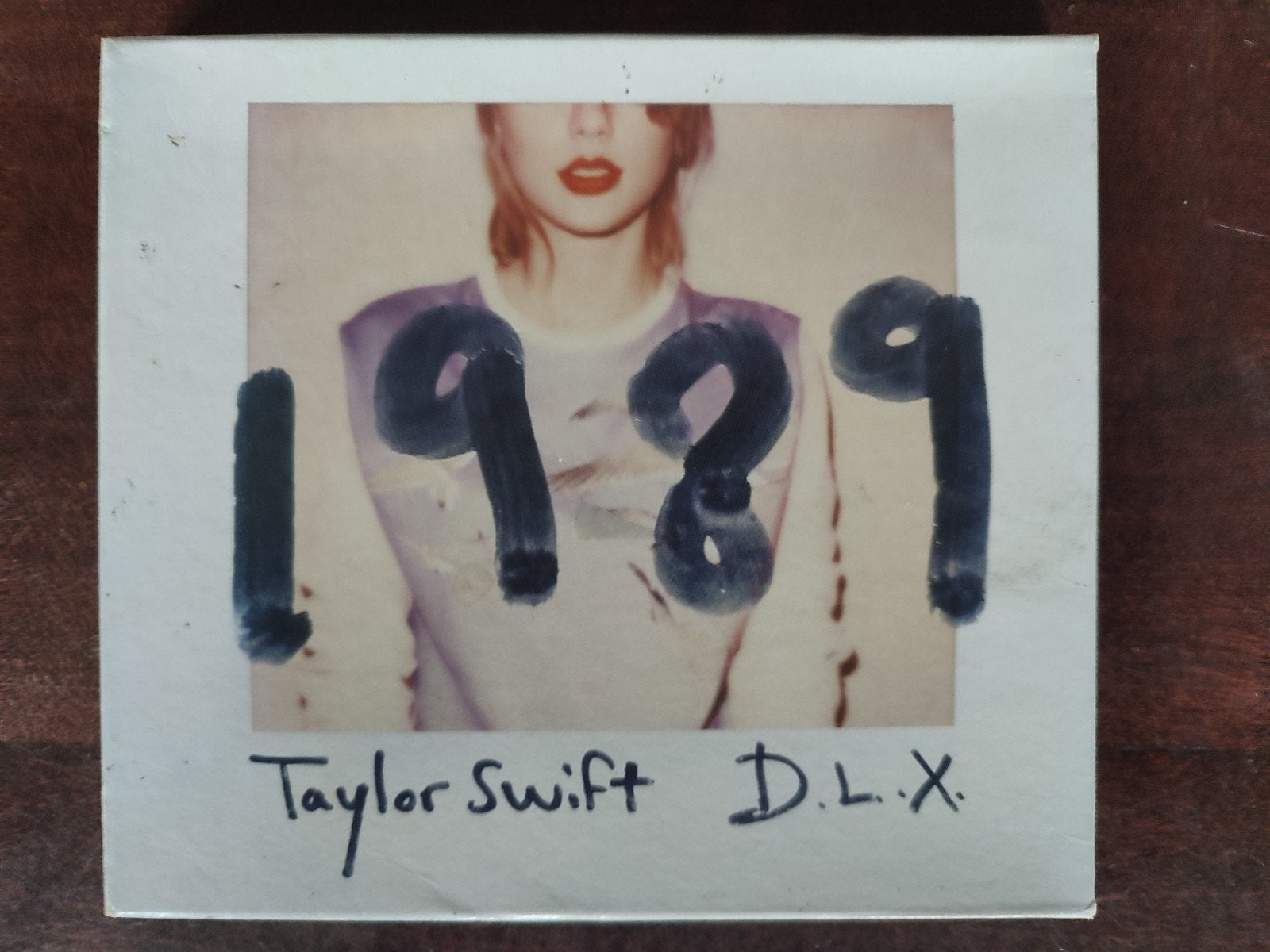 CD Deluxe edition: TAYLOR SWIFT - 1989 D. L. X., Ophalen of Verzenden, Zo goed als nieuw, Bonusmateriaal