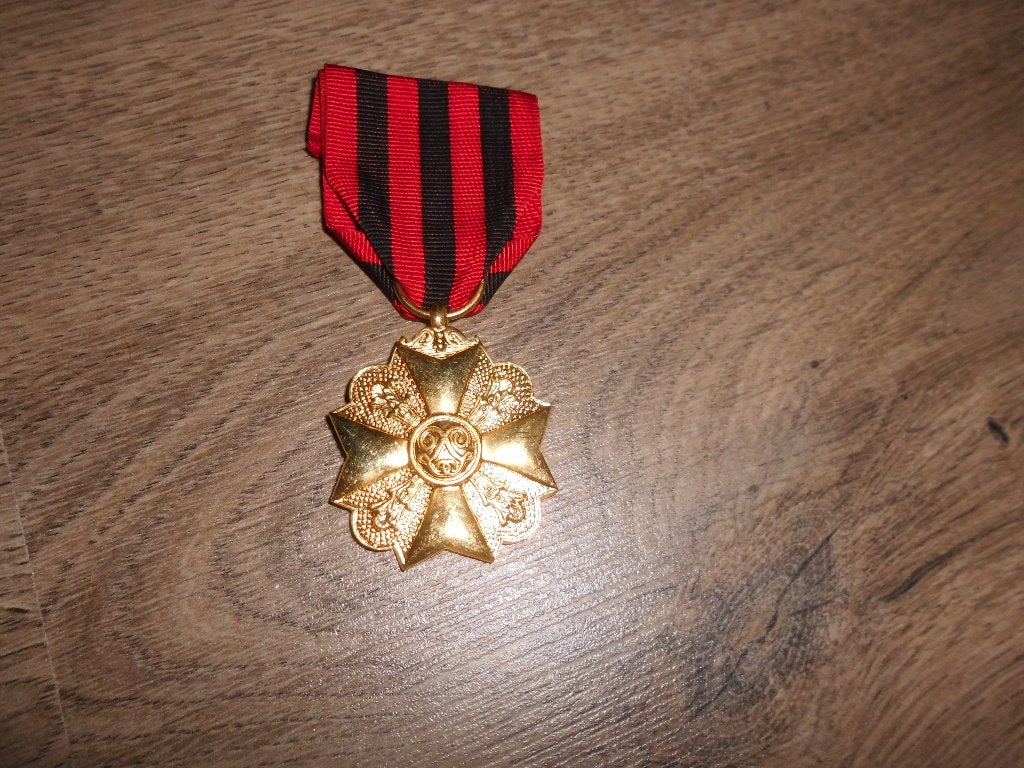 militaire medaille - burgerlijke onderscheiding 1e klas, Verzamelen, Ophalen of Verzenden