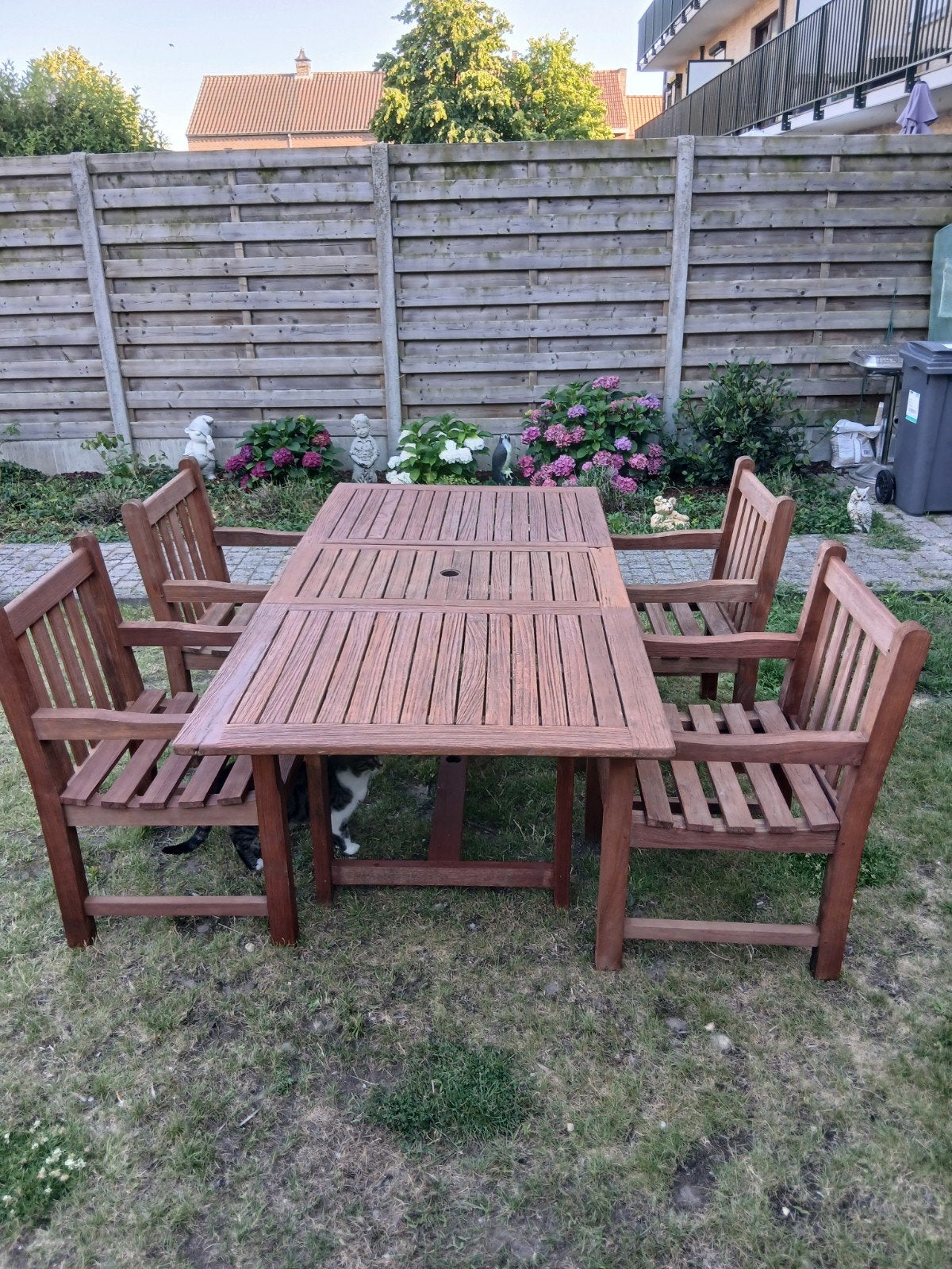 Nirvana teak tuin stel met 6 stoelen en kussens, Ophalen, Tuinset