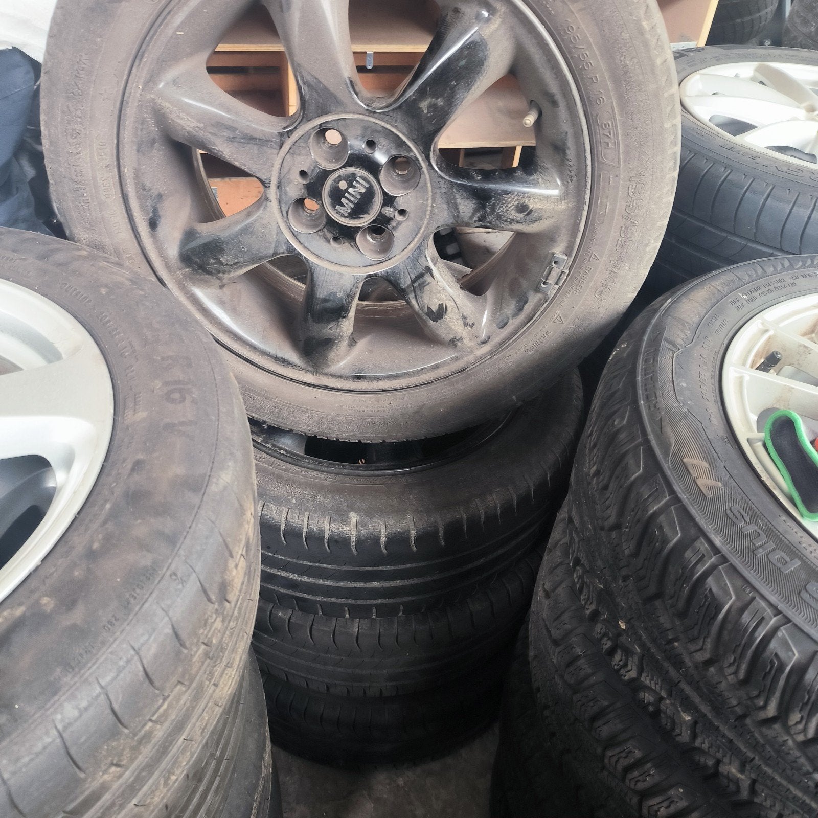 set banden op velg mini  195 55 R16, Auto-onderdelen, Ophalen, Band(en)