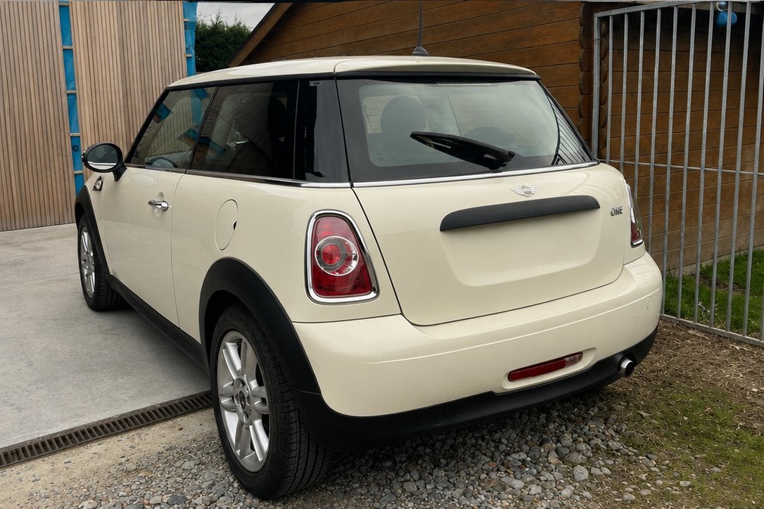 Mini one r56 2012, Auto's, Voorwielaandrijving, Euro 5, Stof, Zwart