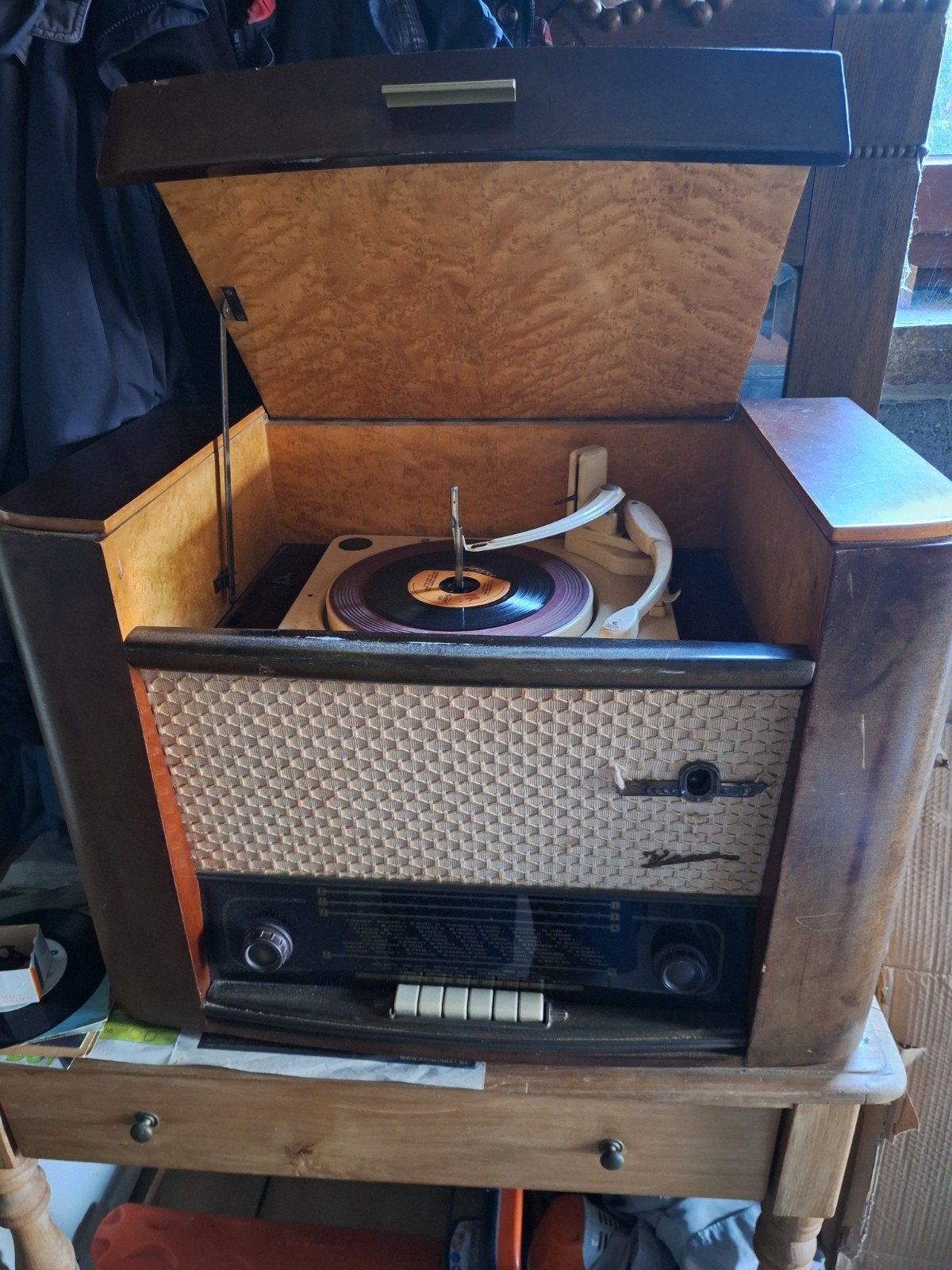 Oude lampen radio, jaren 60, met platenspeler., Antiek en Kunst, Ophalen