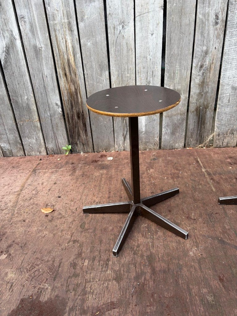 Vintage 5 voet kruis kruk|50 cm zithoogte ( 19 op voorraad), Ophalen of Verzenden, In hoogte verstelbaar, Gebruikt, Hout