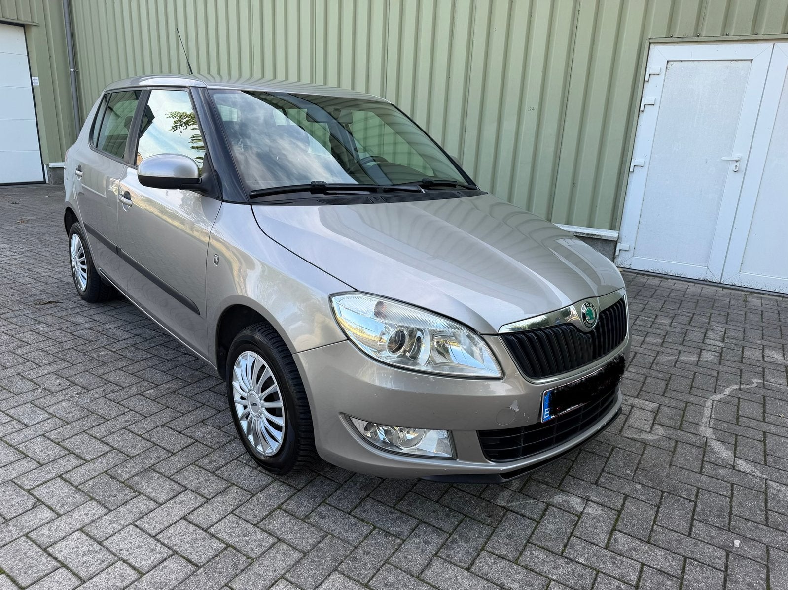 Skoda Fabia 1.2TDi Gekeurd, Auto's, Skoda, Voorwielaandrijving, Stof, Zwart, Bruin