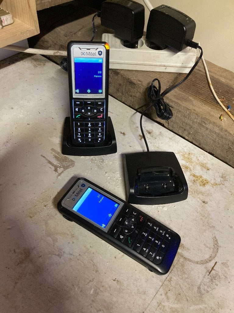 Mitel telefoon 2st met lader, Télécoms, Enlèvement ou Envoi, Comme neuf, 2 combinés