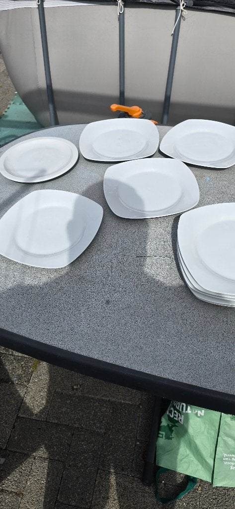 borden, Assiettes(s), Céramique, Enlèvement, Utilisé
