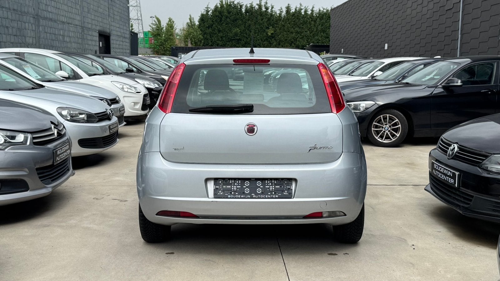 Fiat Punto 1.4Benzine 2008 156.xxxkm GEKEURD voor Verkoop!, Auto's, Fiat, Voorwielaandrijving, Stof, Zwart, Handgeschakeld