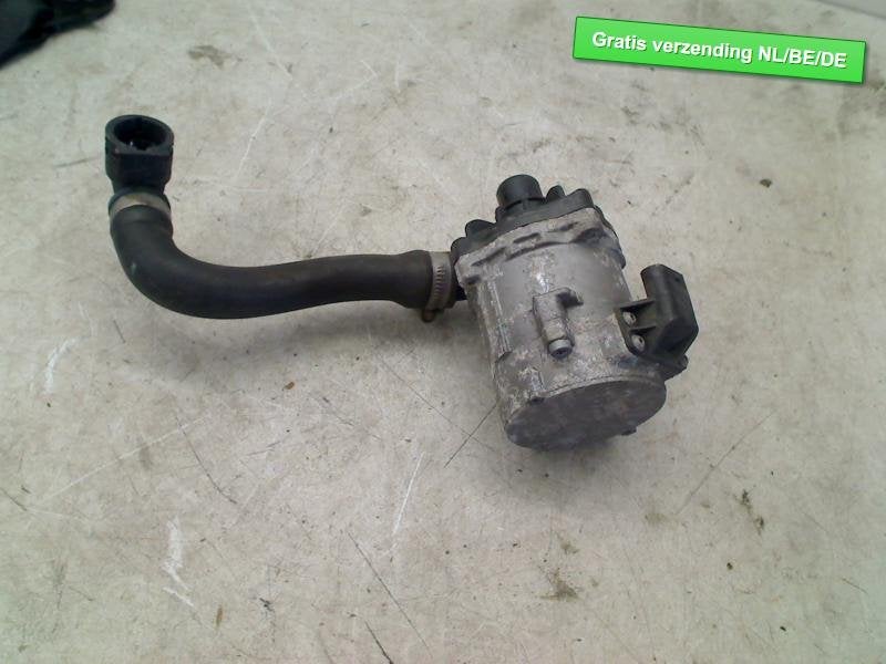 EXTRA EAU POMPE BMW X6 (E71 / E72) (11517568335), Utilisé, BMW, Petuelring 130
80809  München, DE, Bayerische Motoren Werke AG