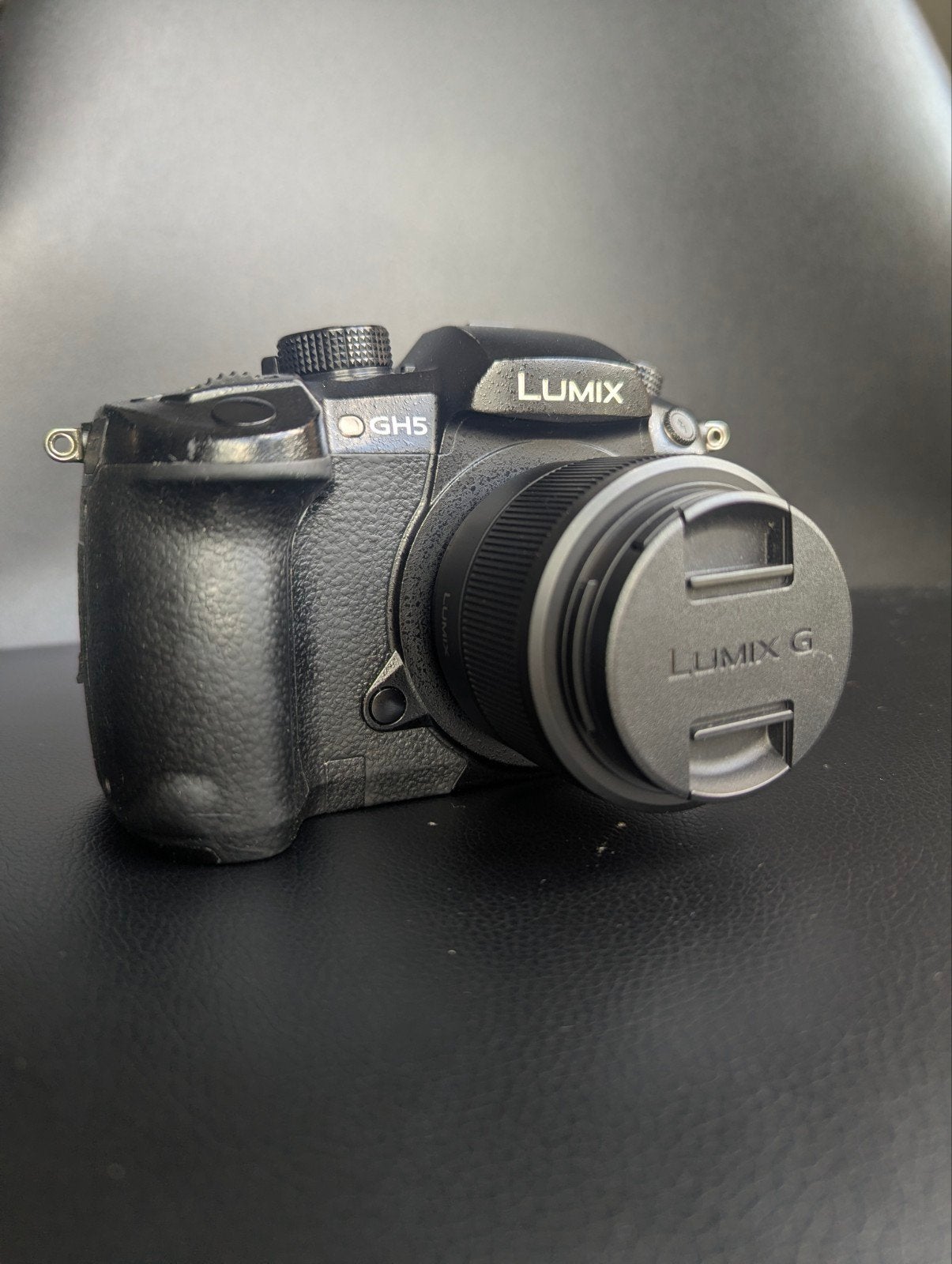 LUMIX GH5 + G 25mm F1,7 + accessoires, Panasonic, Stabilisation d'image, Comme neuf, Batterie