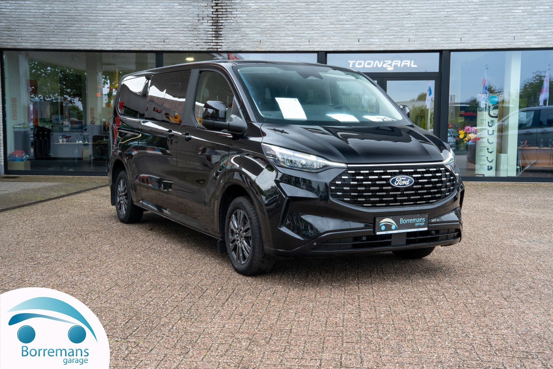 Ford Tourneo Custom  2.0 EcoBlue L2 Titanium | 9PL | Leder, Auto's, Adaptive Cruise Control, Monovolume, 4 cilinders, Zwart