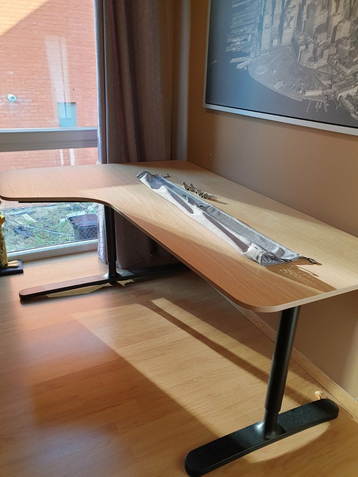 Bureau Ikea, Enlèvement, IKEA