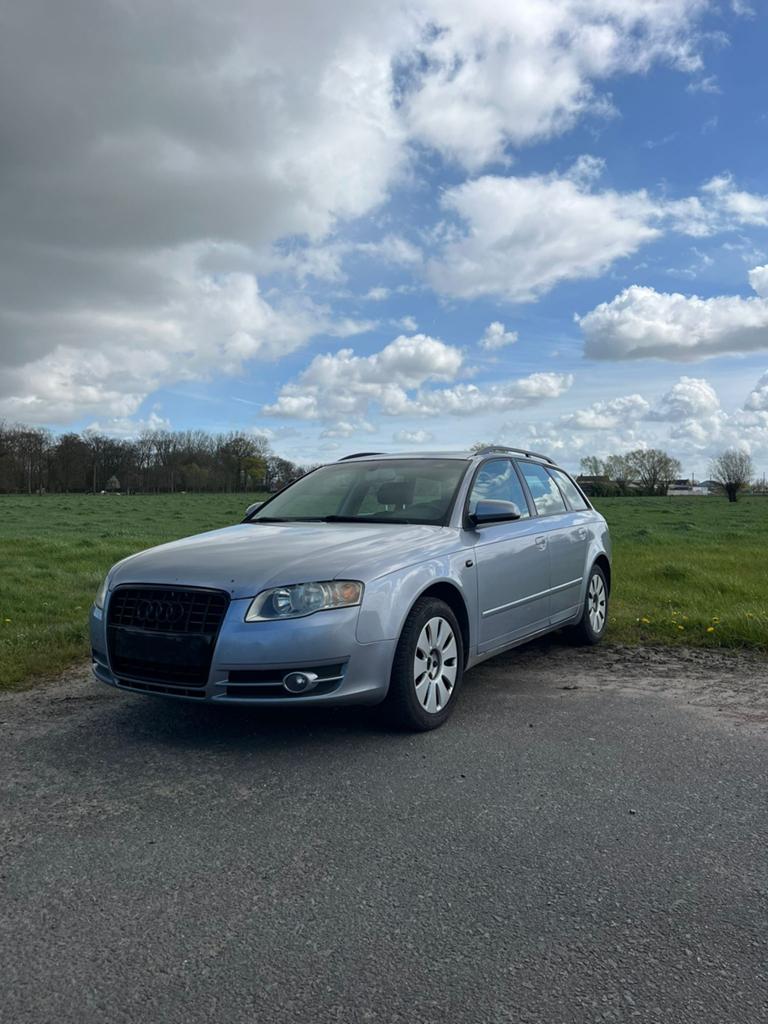 Audi A4 Avant, Autos, Audi, Cuir, Argent ou Gris, Achat, Boîte manuelle