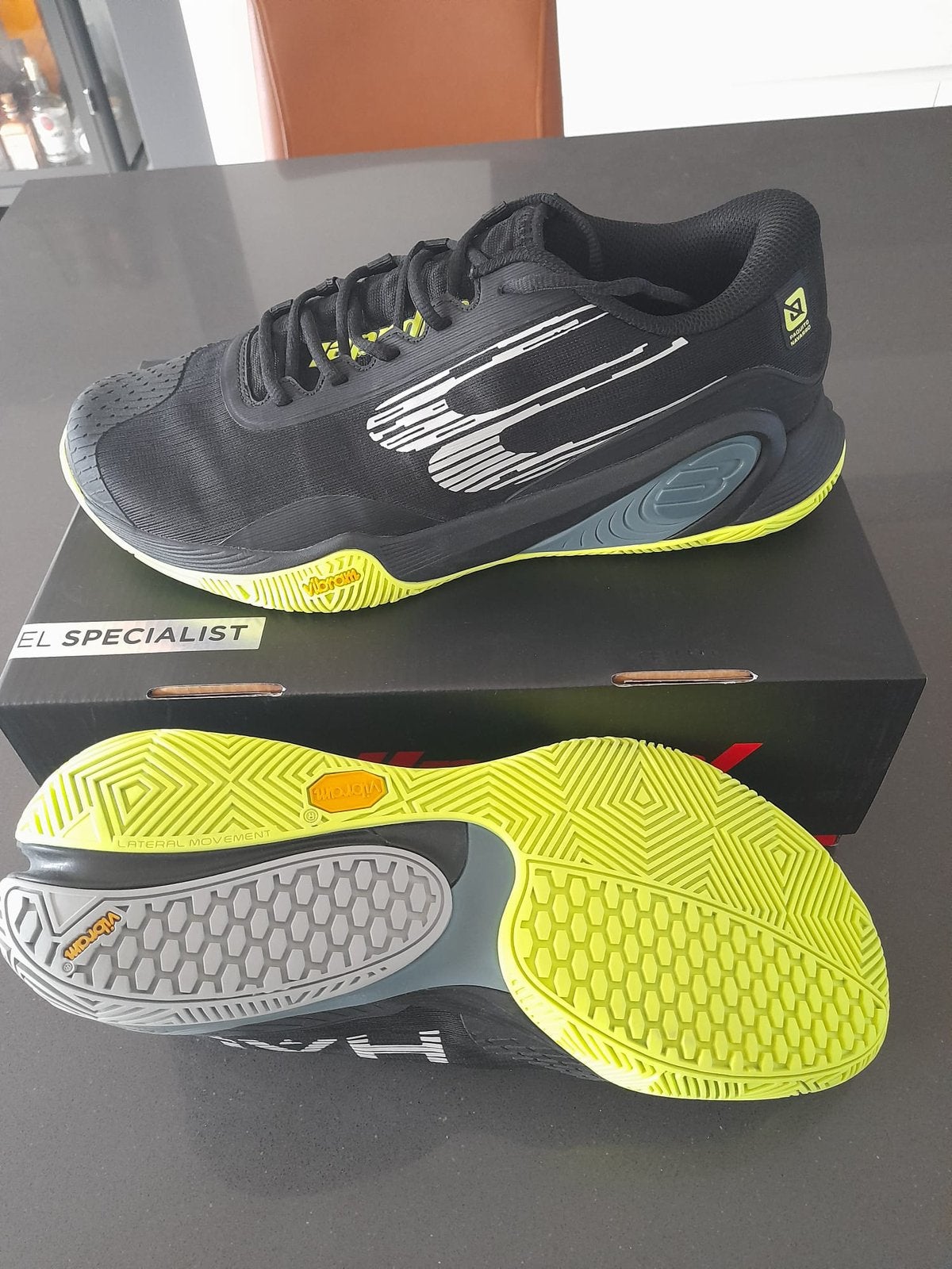 Padelschoenen bullpadel hack vibram -maat 44,5 - 1x gedragen, Ophalen, Zo goed als nieuw, Padelschoenen