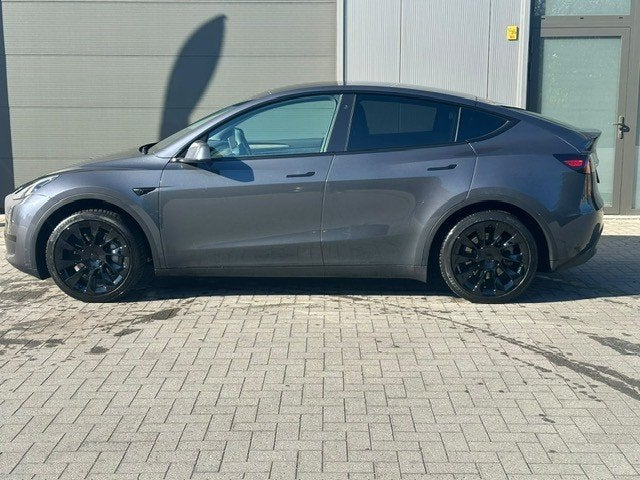 Tesla Model Y, Autos, Cuir, Argent ou Gris, Achat, Entreprise